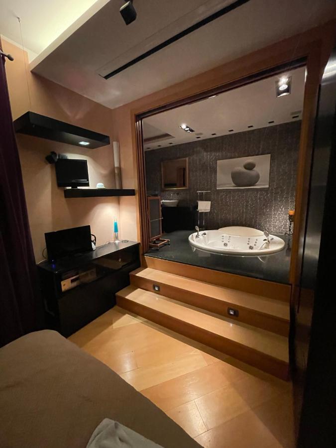 볼로냐 Attico Con Vista Spettacolare E Jacuzzi 아파트 외부 사진